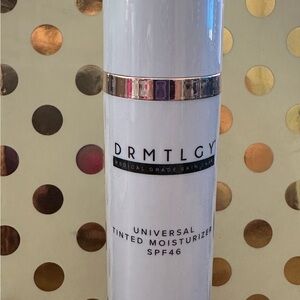 Universal Tinted Moisturizer SPF 46 - White